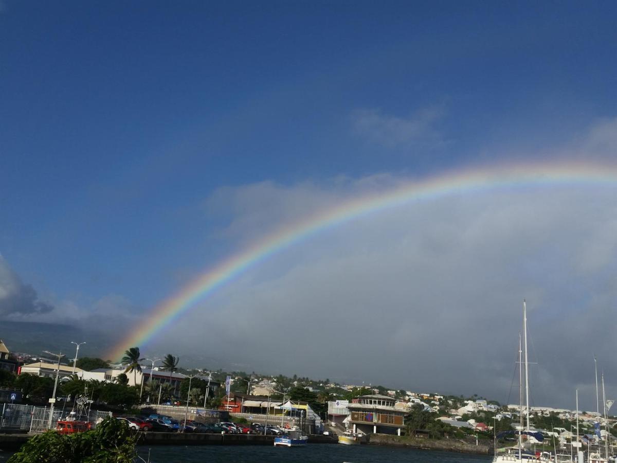 Apartamento Le Voyageur A 1 Mn Du Chu Sud Terre-Sainte, Saint-Pierre Exterior foto